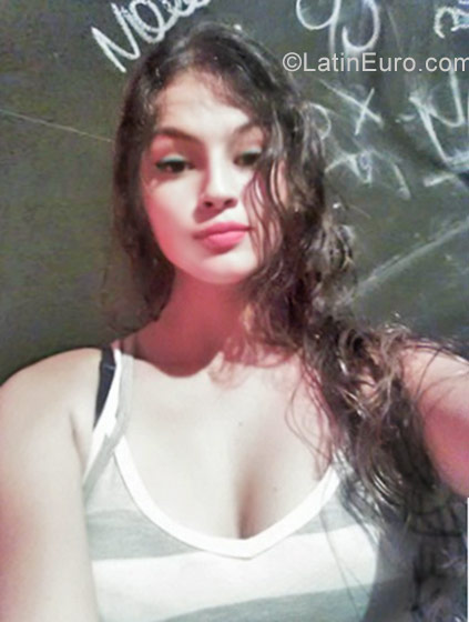 Date this funny Colombia girl Carol from Tulua CO22659