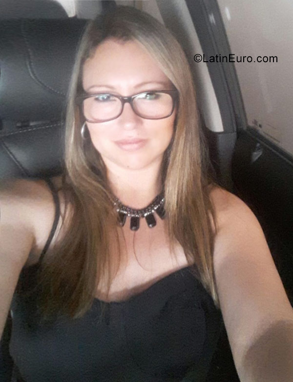 Date this young Colombia girl Catalina from Bogota CO22660