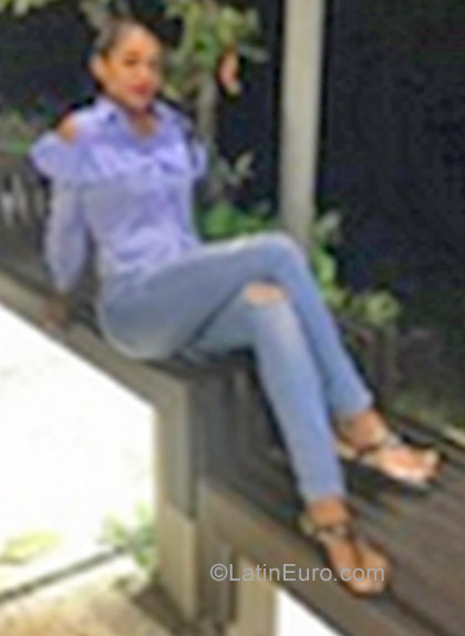 Date this gorgeous Dominican Republic girl Derfin18 from Santo Domingo DO30627