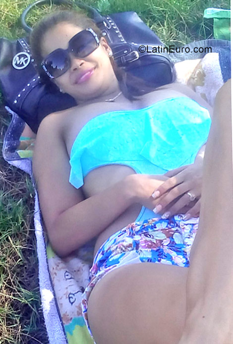 Date this pretty Cuba girl Barbara from Las Tunas CU152