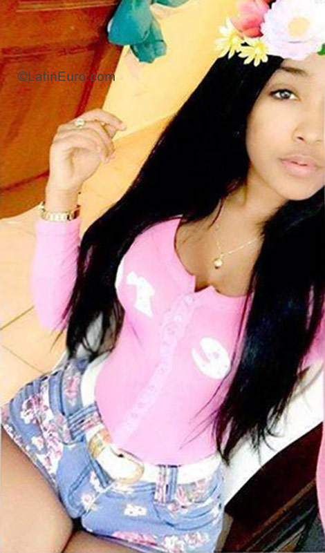 Date this cute Dominican Republic girl Carolina from La Romana DO30668