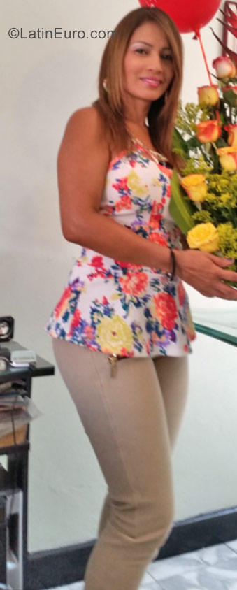 Date this tall Colombia girl Martha from Cali CO22740