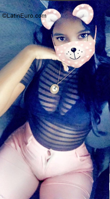 Date this funny Dominican Republic girl Jennifer from Santo Domingo DO30753