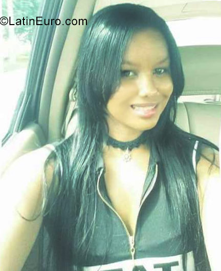Date this beautiful Dominican Republic girl Jenifer from Santo Domingo DO30799