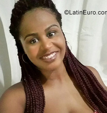 Date this happy Brazil girl Thamires from Rio de Janeiro BR10371