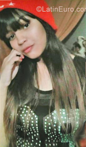 Date this cute Venezuela girl Maique from Agua Salada VE1149