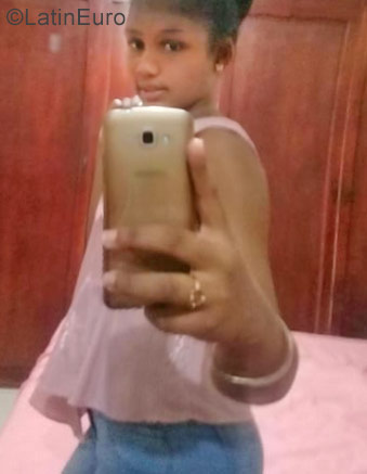 Date this gorgeous Dominican Republic girl Wilka from Santo Domingo DO30903