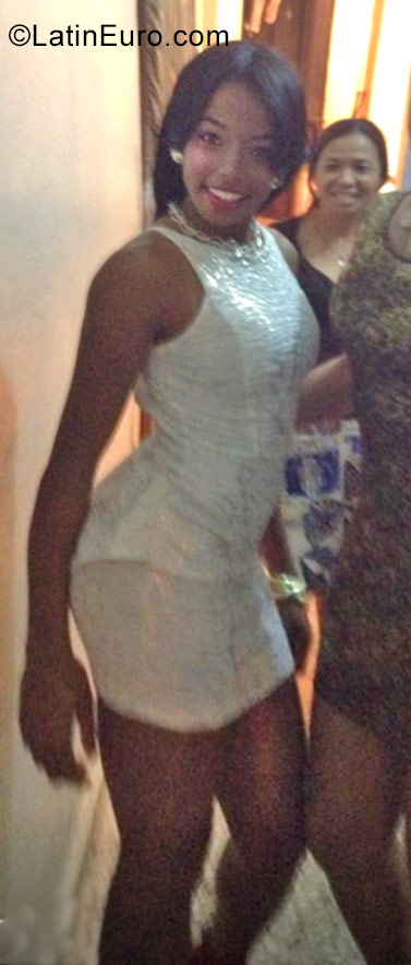 Date this delightful Dominican Republic girl Smalin from Santo Domingo DO30908