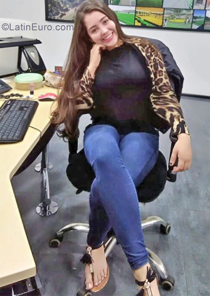 Date this hot Colombia girl Liseth from Bogota CO22894