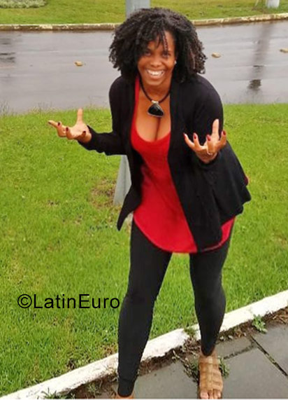 Date this foxy Brazil girl Luciana from Salvador BR10389