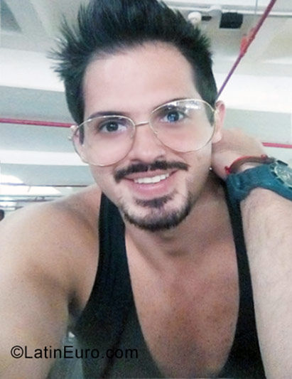 Date this hot Venezuela man Randy from Caracas VE1217