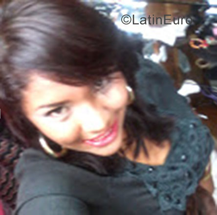 Date this foxy Venezuela girl Karen from Caracas VE1220