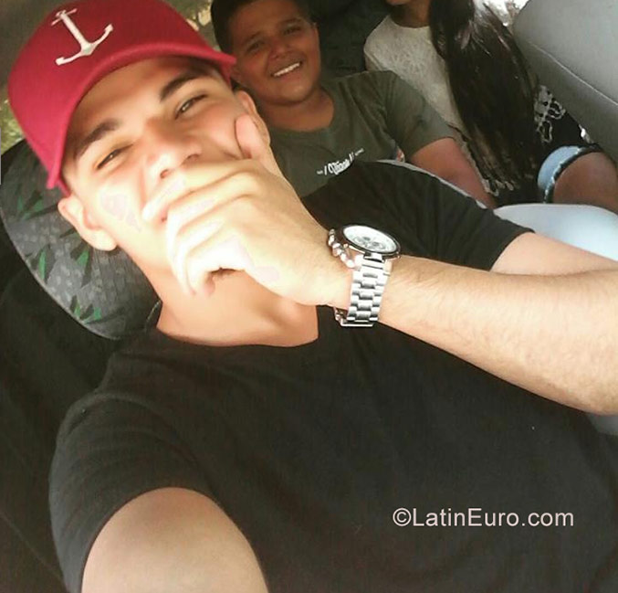 Date this stunning Colombia man Jota from Barranquilla CO22987