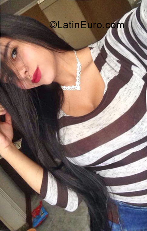 Date this pretty Colombia girl Lady from Bogota CO22999