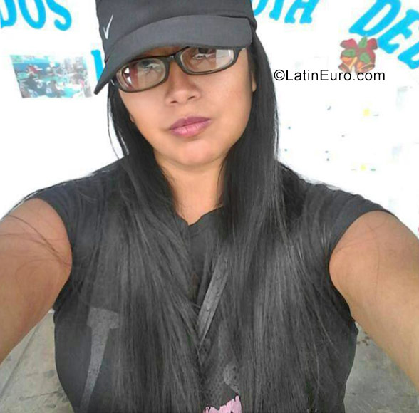 Date this gorgeous Peru girl Silvia from Lima PE1189