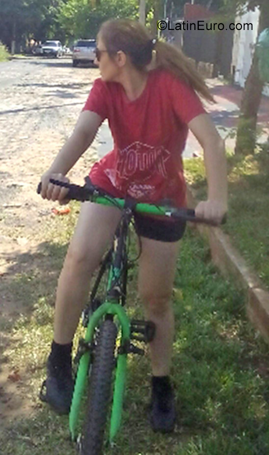 Date this pretty Paraguay girl Vania from Asuncion PY16