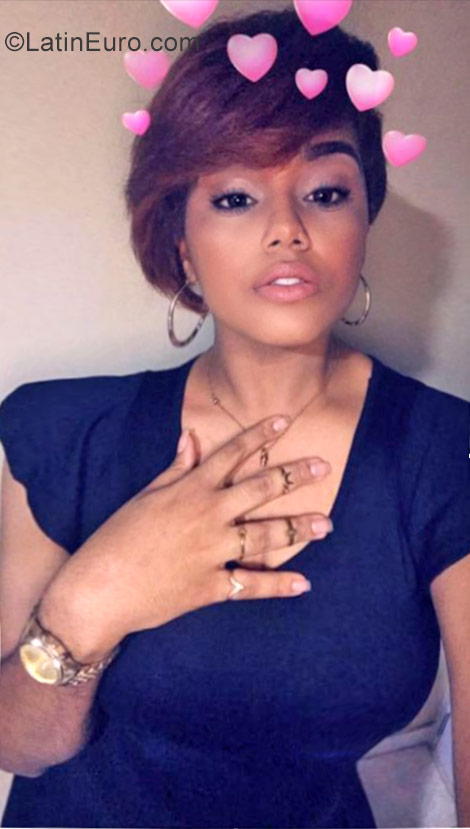 Date this nice looking Dominican Republic girl Solanyi from San Francisco De Macoris DO31044