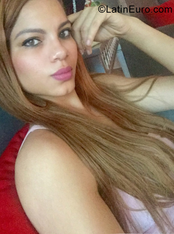 Date this gorgeous Dominican Republic girl Sofia from Santo Domingo DO31045