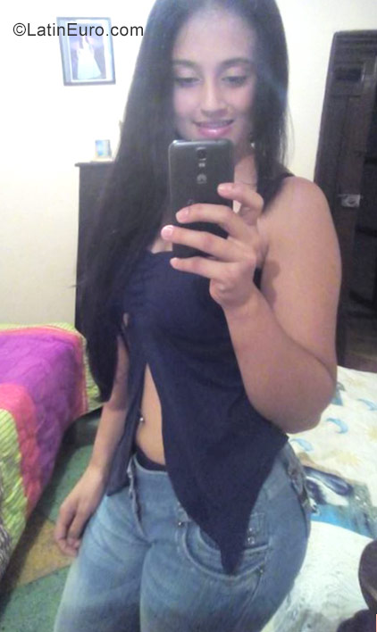 Date this hot Colombia girl Yuliana from Medellin CO23036