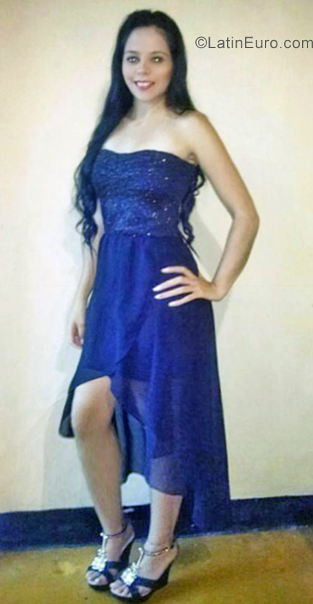 Date this hot Colombia girl Diana from Pereira CO23042