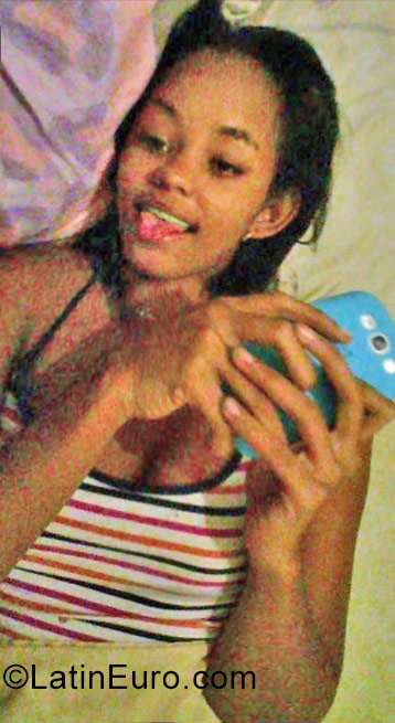 Date this sensual Dominican Republic girl Michel from Santo Domingo DO31080