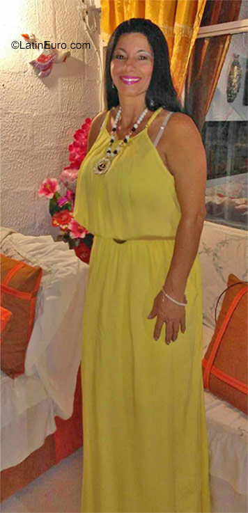 Date this lovely Colombia girl Blanca from Jamundi CO23052