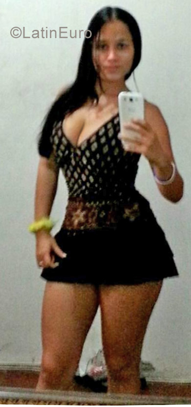 Date this sensual Colombia girl Tefa from Cali CO23058