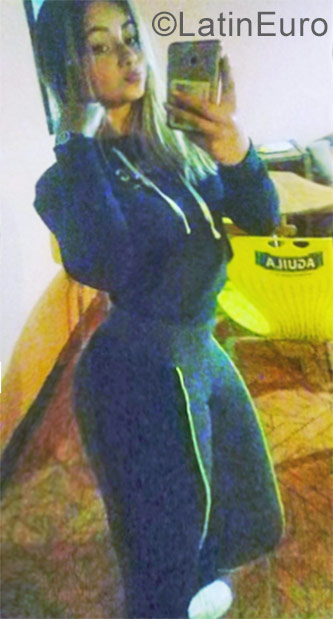 Date this beautiful Colombia girl Anny from Bogota CO23059