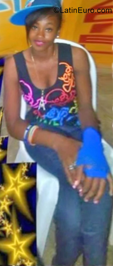 Date this hot Dominican Republic girl Gisselle from Santo Domingo DO31183