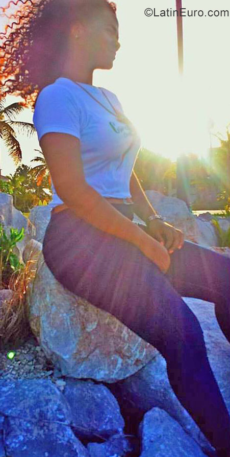 Date this stunning Dominican Republic girl Rosa from La Romana DO31192