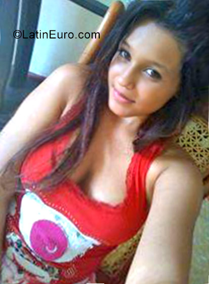 Date this sensual Colombia girl Nicky from Barranquilla CO23104