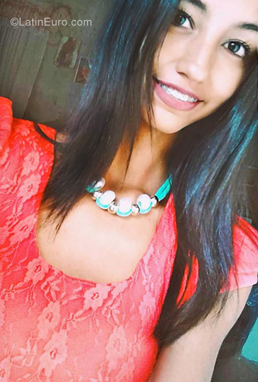 Date this gorgeous Venezuela girl Esther from Maracay VE1264