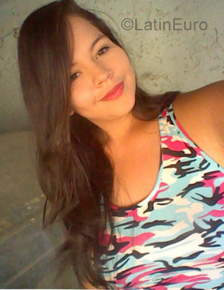 Date this tall Venezuela girl Genesis from Valencia VE1268