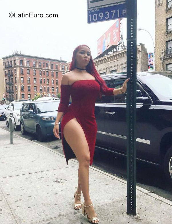 Date this stunning Dominican Republic girl Esthefany from La Romana DO31237