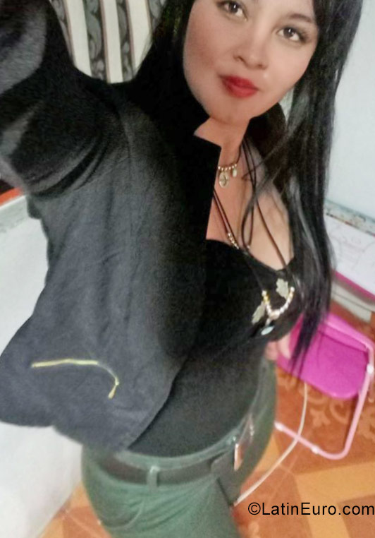 Date this young Colombia girl Angie from Manizales CO23166