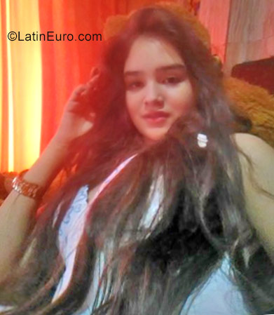 Date this athletic Colombia girl Valentina from Santa rosa de cabal CO23187