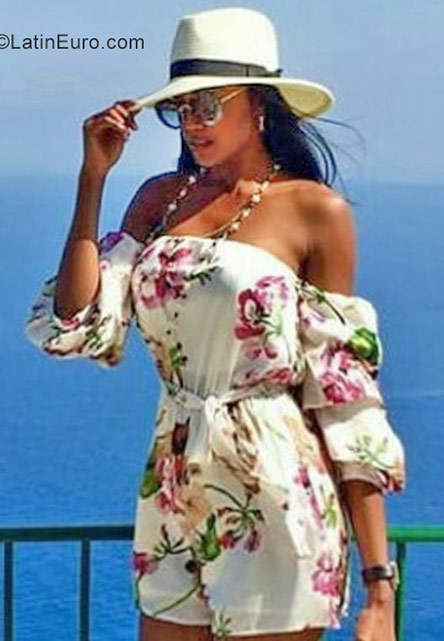 Date this beautiful Dominican Republic girl Saimirs from La Romana DO32114