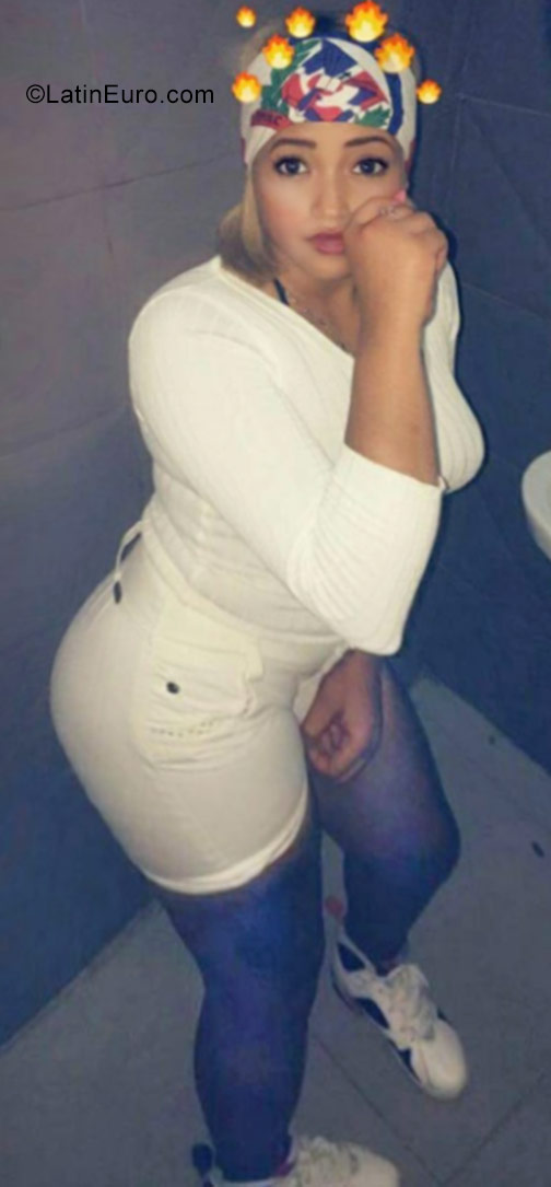 Date this attractive Dominican Republic girl Kathy from Santo Domingo DO31399