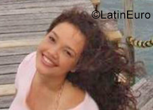 Date this funny Colombia girl Anyi from Bucaramanga CO23244