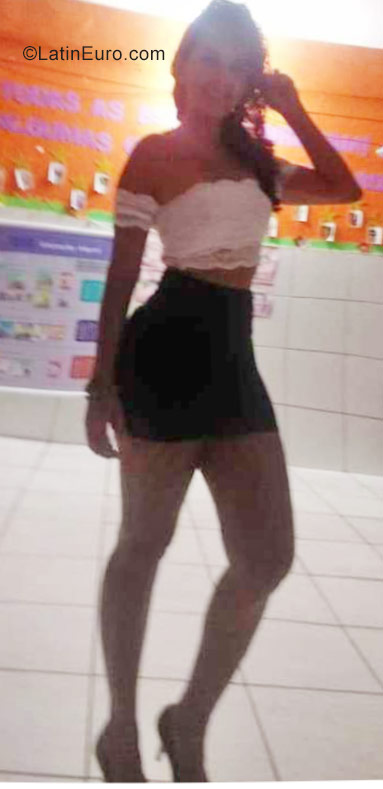Date this voluptuous Brazil girl Karlla from Fortaleza BR10433