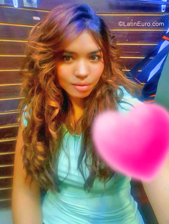 Date this nice looking Colombia girl Leidy from Medellin CO23281