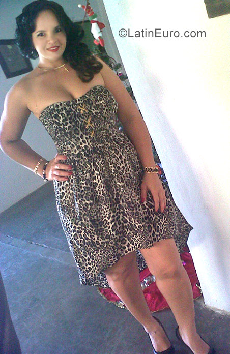 Date this lovely Venezuela girl Susana from Maraciabo VE1352