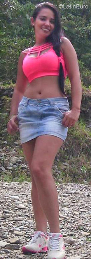 Date this good-looking Colombia girl Julie from Medellin CO23368