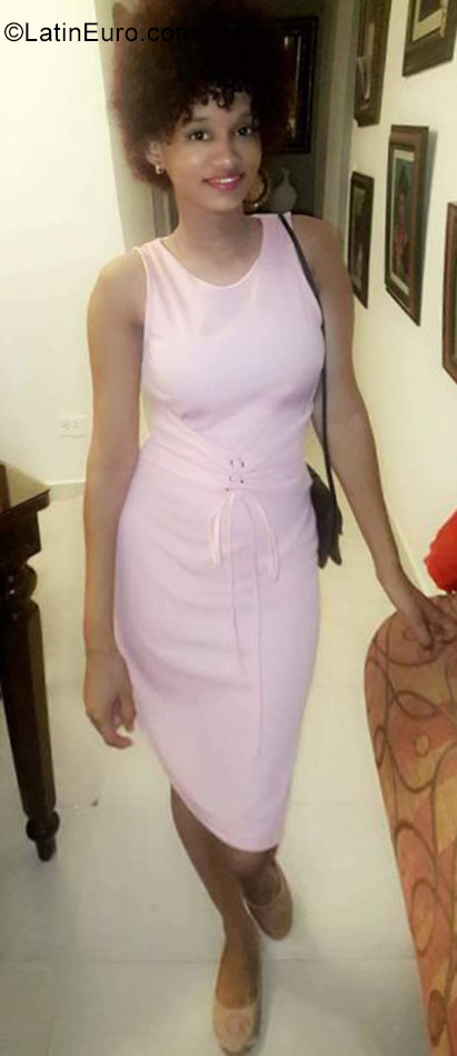 Date this hard body Dominican Republic girl Melina from Puerto Plata DO31615