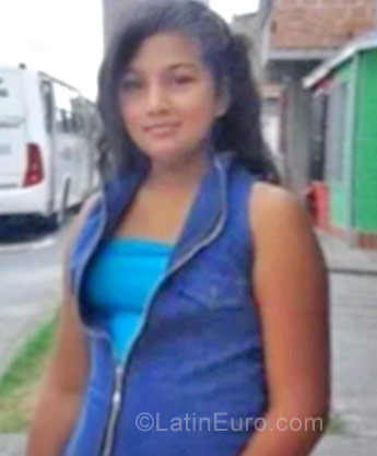 Date this sensual Colombia girl Tyu from Medellin CO23392