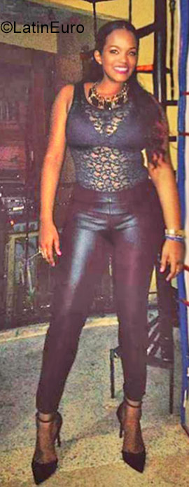 Date this hot Dominican Republic girl Claribel from Santo Domingo DO31675