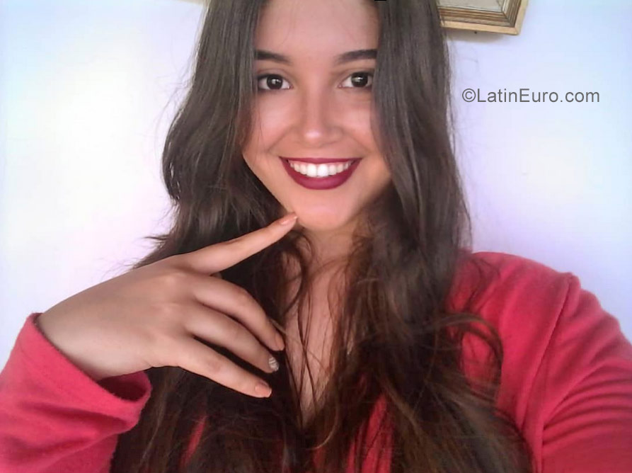 Date this happy Venezuela girl Diana from Merida VE1378