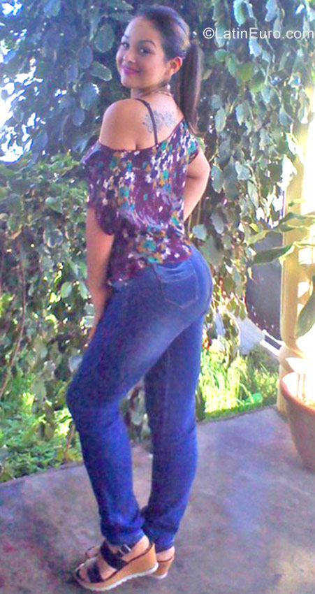 Date this stunning Venezuela girl Jacky from Valera VE1387