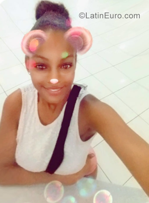 Date this hot Dominican Republic girl Madelin from Santiago De Los Caballeros DO31779