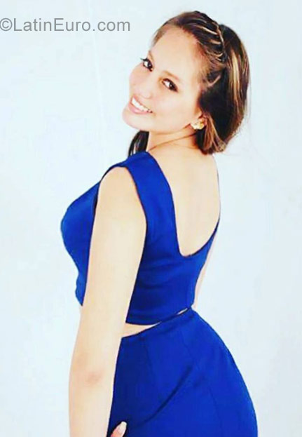 Date this delightful Colombia girl Yuliana from Palmira CO23552